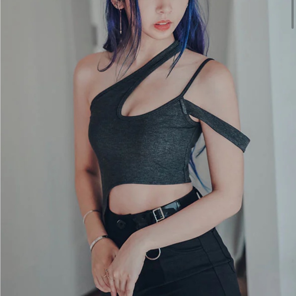 Lychee the label asymmetrical top small